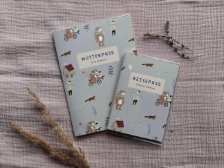 Mutterpass- und Reisepasshülle mit Print "Souta und Iver"